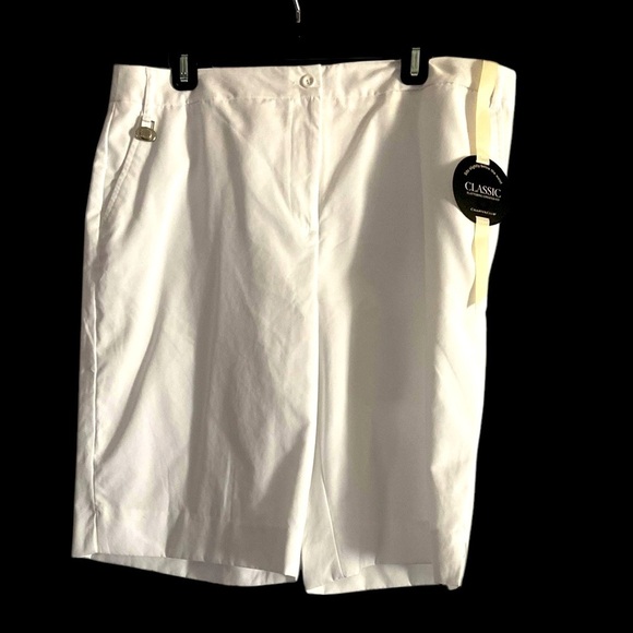 Charter Club Women’s White Golfing Shorts Size 14 Plus Size - Picture 1 of 6